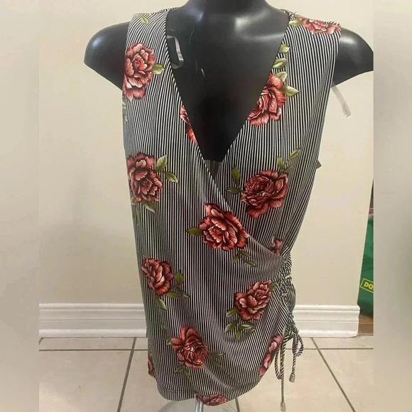 2 for $20 MELANIE LYNE TOP - Picture 1 of 7